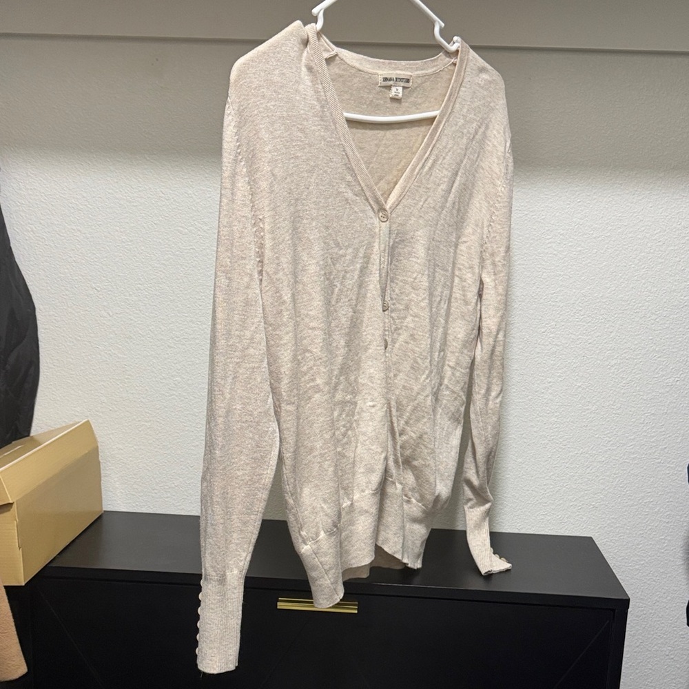NWOT Zenana Outfitters Cream V-Neck Cardigan